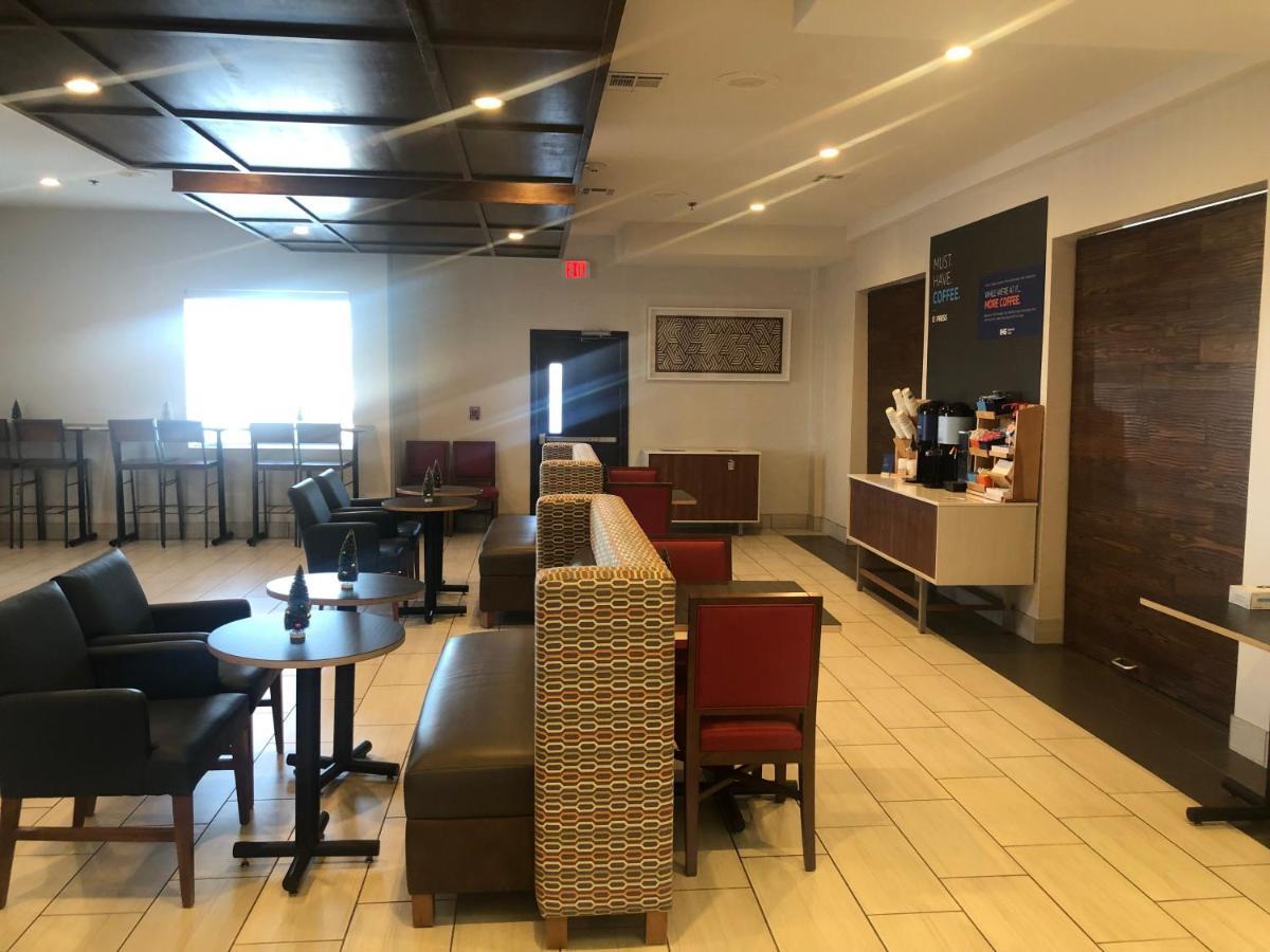 Holiday Inn Express Hotel & Suites Woodward Hwy 270 By Ihg Екстер'єр фото