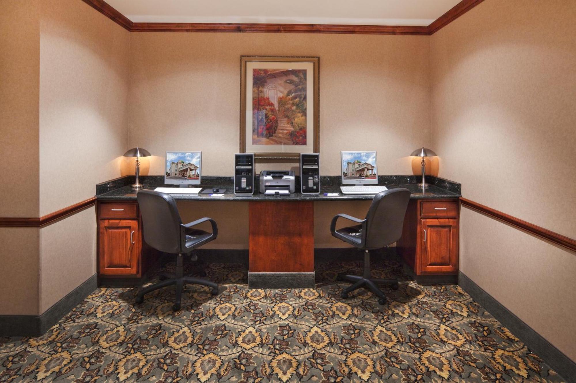 Holiday Inn Express Hotel & Suites Woodward Hwy 270 By Ihg Екстер'єр фото